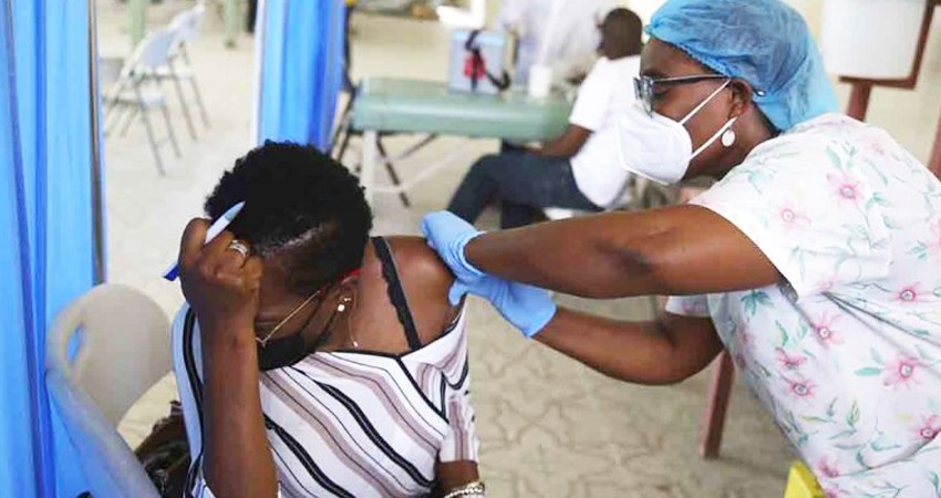 Haití devolverá 'cientos de miles' de vacunas covid a punto de caducar, donadas por EU