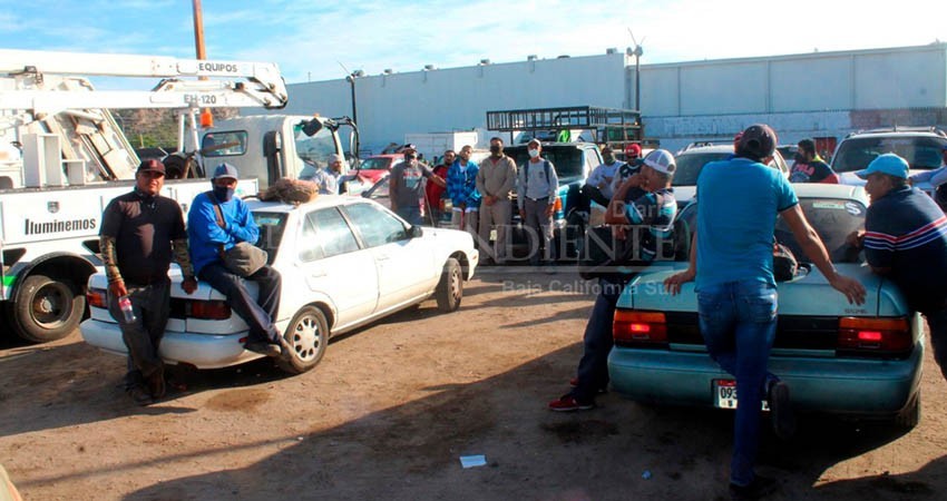 Trabajadores de confianza detienen recolección de basura por atraso en pago