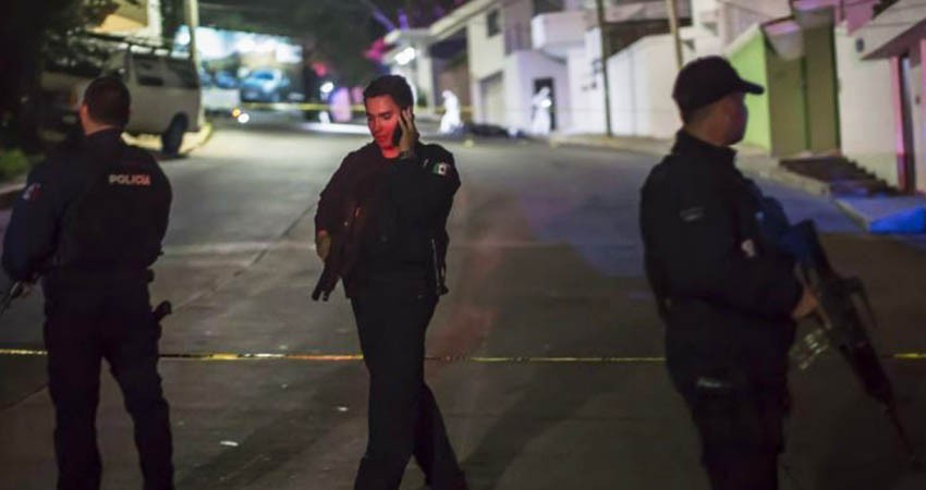 Localizan siete cuerpos mutilados en un taxi con un mensaje del CJNG