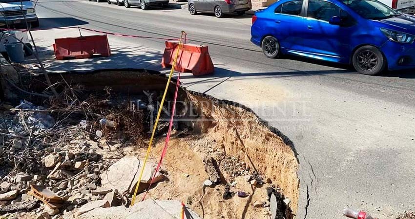 Denuncian socavón vecinos de San José del cabo, no se repara desde “Olaf”
