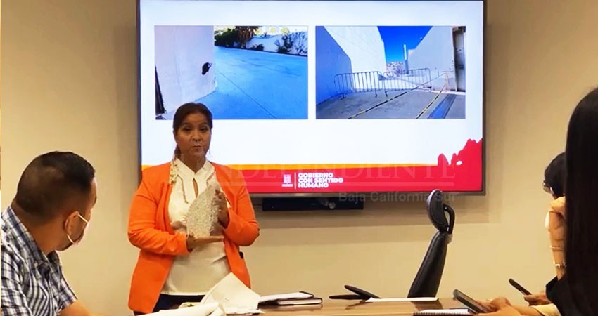 Entre gritos y señalamientos en su contra compareció Irene Román, directora del ICA