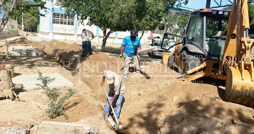 Tras 11 Años sin servicio de agua potable y alcantarillado, Oomsapaslc inicia obra de conexión a la red de la Escuela Frida Kahlo