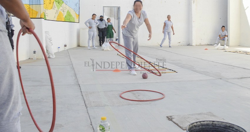 Realiza penal de La Paz actividades decembrinas