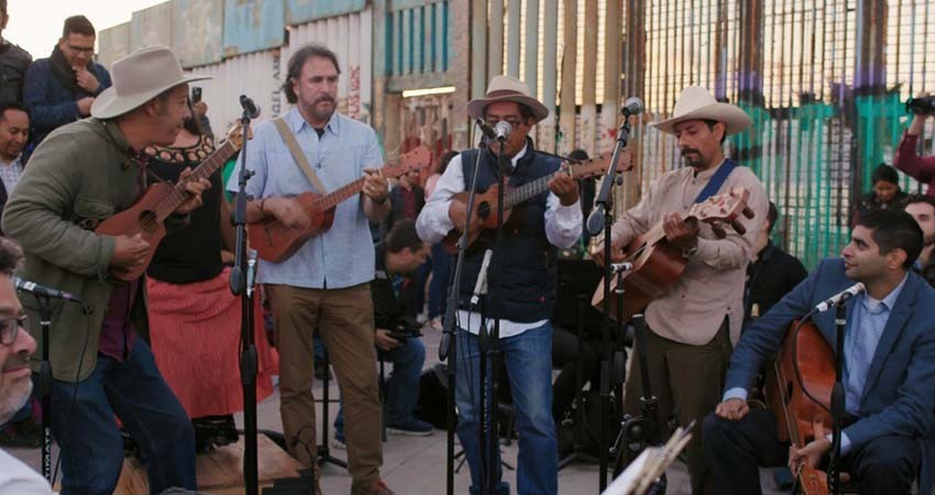 Proponen crear una red mundial de cineastas migrantes mexicanos Proponen crear una red mundial de cineastas migrantes mexicanos