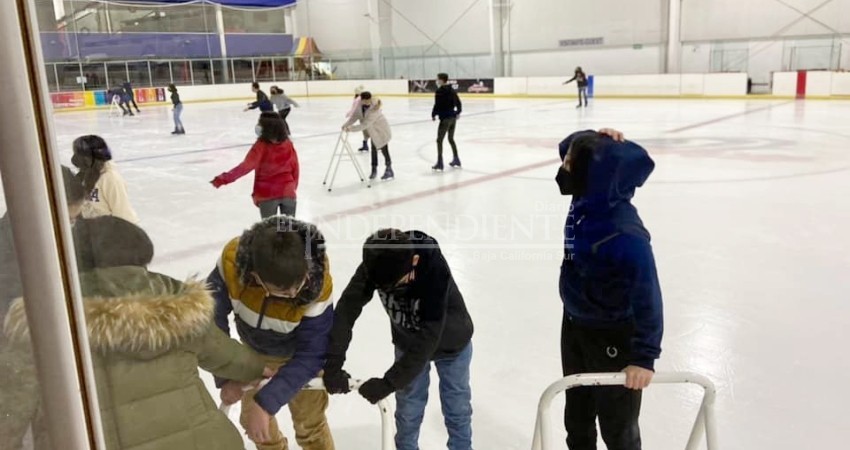 Opiniones dividas generan las pistas de hielo del Gobierno Municipal Opiniones dividas generan las pistas de hielo del Gobierno Municipal