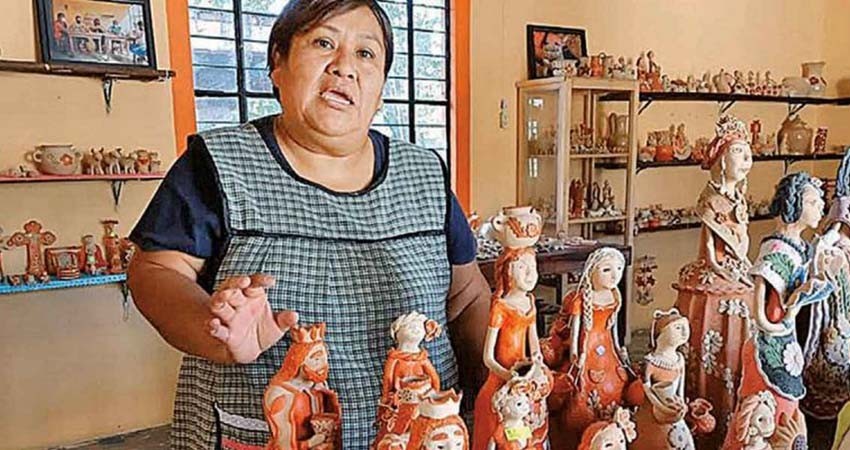 Mujeres muestran sus obras al mundo; no sólo son artesanas, son artistas Mujeres muestran sus obras al mundo; no sólo son artesanas, son artistas