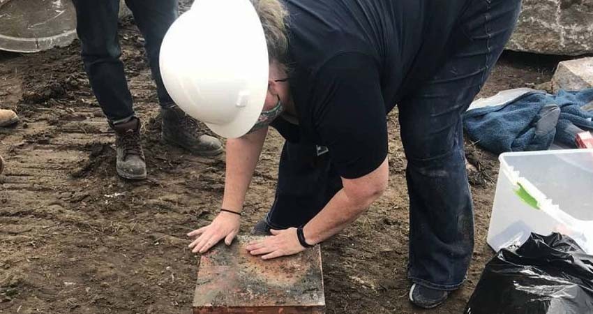 Hallan cápsula del tiempo bajo estatua de general de Estados Unidos Hallan cápsula del tiempo bajo estatua de general de Estados Unidos