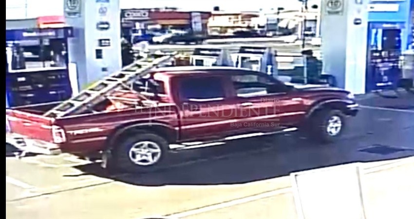 Buscan a conductor que atropelló a despachador de gasolinera Buscan a conductor que atropelló a despachador de gasolinera