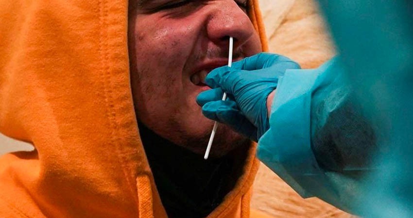 Variante Ómicron tienen riesgo de contagio "muy elevado", alerta la OMS Variante Ómicron tienen riesgo de contagio "muy elevado", alerta la OMS