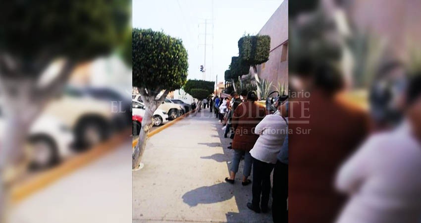 Se quejan sanluqueños por mala atención a pacientes Covid en clínica del IMSS Se quejan sanluqueños por mala atención a pacientes Covid en clínica del IMSS