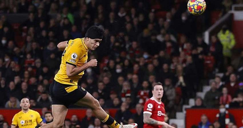 Wolves vencen al Manchester United en casa... 42 años después Wolves vencen al Manchester United en casa... 42 años después