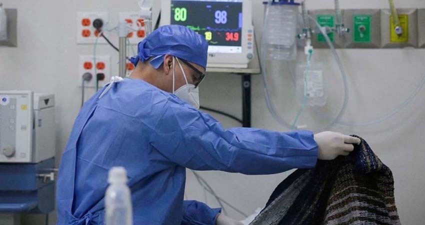 Casos de covid en EU aún no han tocado pico, advierten los CDC