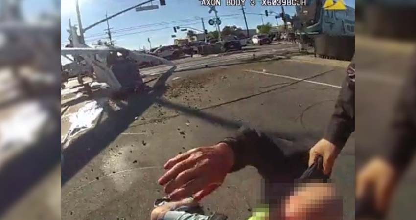¡De milagro! Rescatan a piloto accidentado en vías justo al paso del tren ¡De milagro! Rescatan a piloto accidentado en vías justo al paso del tren