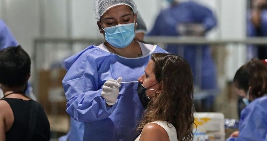 Ómicron vs. otras variantes covid: periodo de incubación, síntomas y diferencias