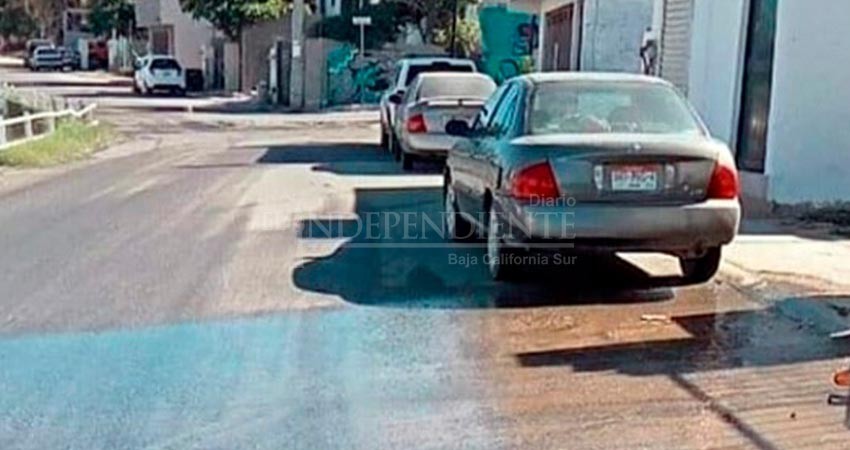 Denuncia vecinos en Cabo San Lucas derrama de agua potable