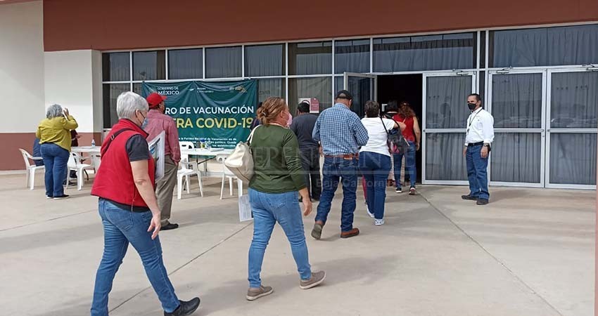 Menos del 8 % de la comunidad en UABCS no han recibido vacuna contra COVID: encuesta Menos del 8 % de la comunidad en UABCS no han recibido vacuna contra COVID: encuesta