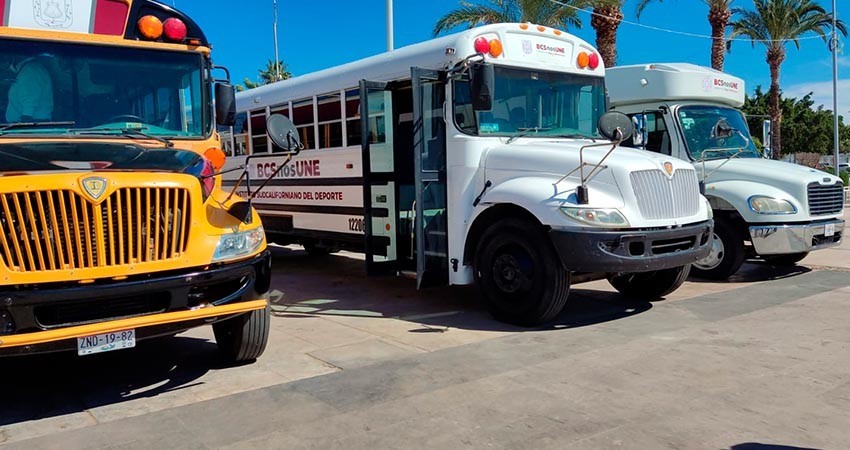 Entregan a INSUDE autobuses para el beneficio de atletas Sudcalifornianos