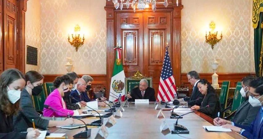 Rechaza López Obrador que reforma eléctrica viole el T-MEC