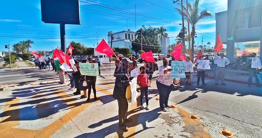Por falta de diálogo, Antorcha Campesina cierra vialidades de La Paz Por falta de diálogo, Antorcha Campesina cierra vialidades de La Paz