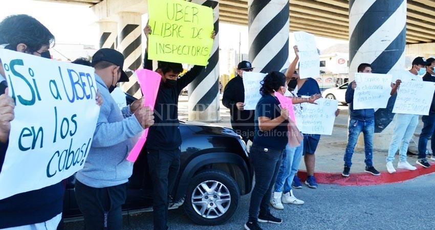 "Uber libre de inspecciones"; protestan conductores para pedir un alto la cacería en su contra