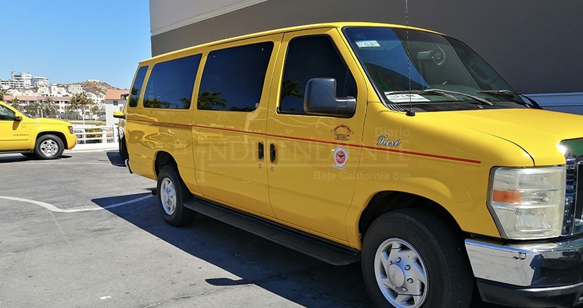 Debido al tráfico de Los Cabos, taxistas doblan su tiempo en cada viaje los cabos Debido al tráfico de Los Cabos, taxistas doblan su tiempo en cada viaje
