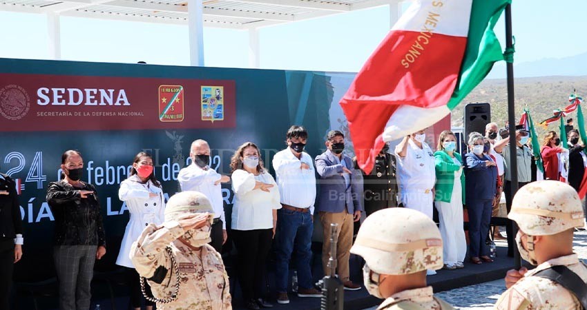 Con ceremonia cívica conmemoran el día de la bandera en BCS