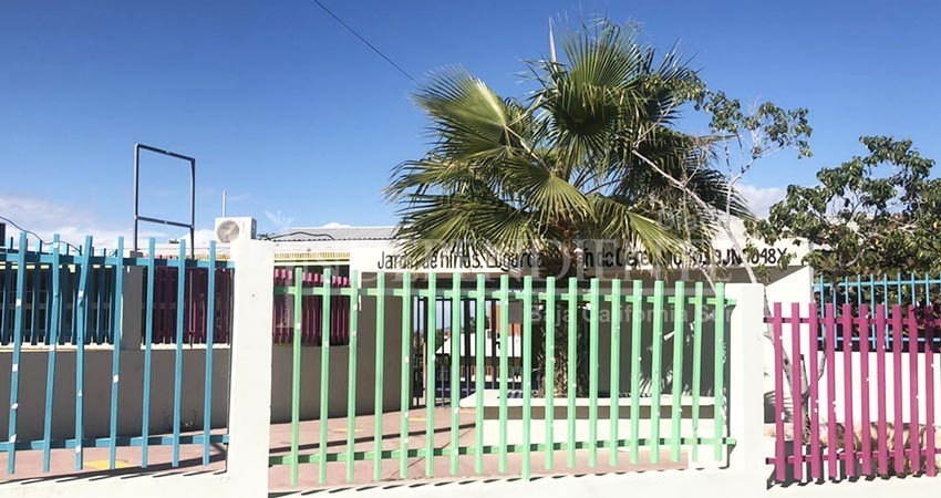 Sistema híbrido de clases en línea no funciona; hay molestia de padres de familia