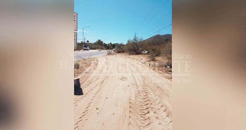 Servicios Públicos rehabilita calles en colonias de Los Cabos y caminos vecinales de la zona rural