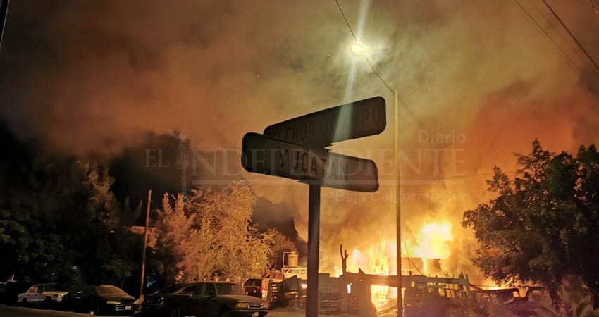 Alerta en talleres mecánicos; piromaníaco quemó dos talleres el fin de semana en La Paz Alerta en talleres mecánicos; piromaníaco quemó dos talleres el fin de semana en La Paz