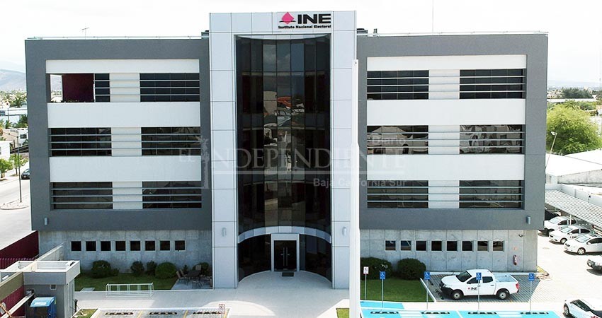 “Nos trae huidos el INE”: Víctor Castro