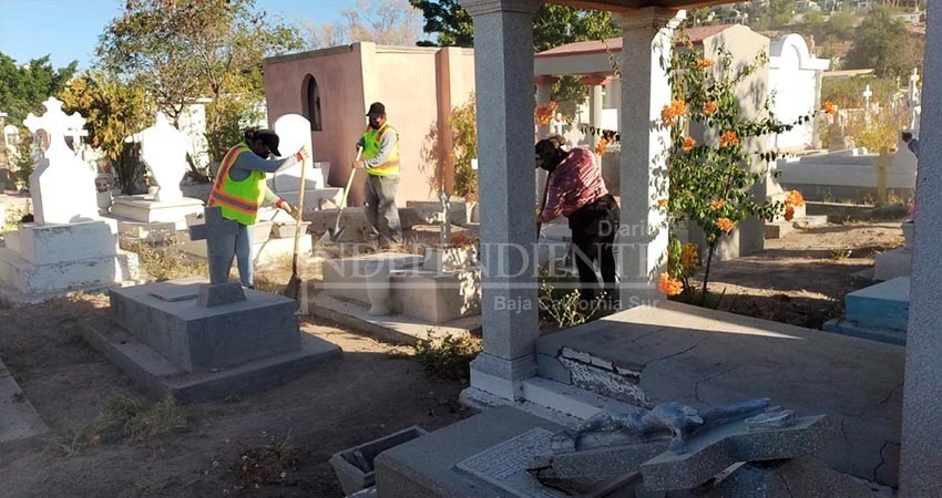 Retoman jornadas de limpieza en los Panteones Municipales de La Paz