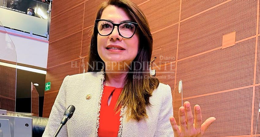 Leggs Castro pierde los estribos cuando alguien no le aplaude: Lupita Saldaña