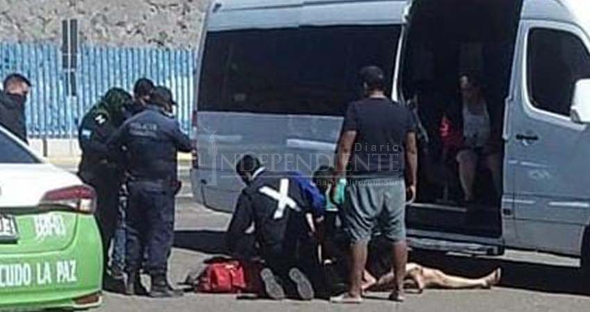 Muere mujer esperando asistencia médica tras un accidente en playa El Tecolote Muere mujer esperando asistencia médica tras un accidente en playa El Tecolote