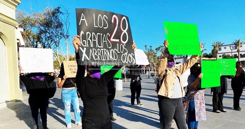 Se manifiestan mujeres en SJC para exigir alto al pacto patriarcal en el periodismo Se manifiestan mujeres en SJC para exigir alto al pacto patriarcal en el periodismo