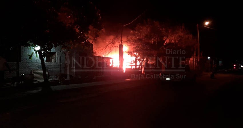 Mujer prende fuego a la casa de su ex