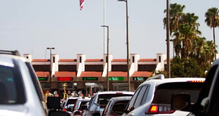 Texas suspende inspecciones de camiones en frontera con Nuevo León