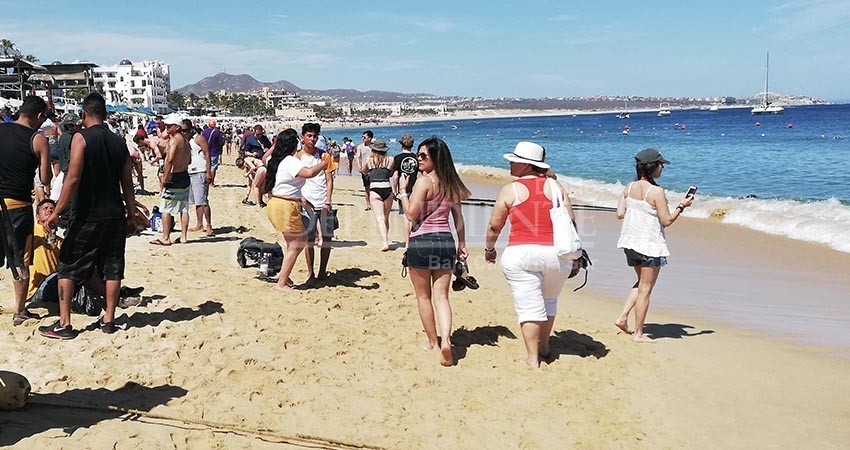Alrededor de 100 mil turistas pasaron vacaciones de Semana Santa en Los Cabos Alrededor de 100 mil turistas pasaron vacaciones de Semana Santa en Los Cabos
