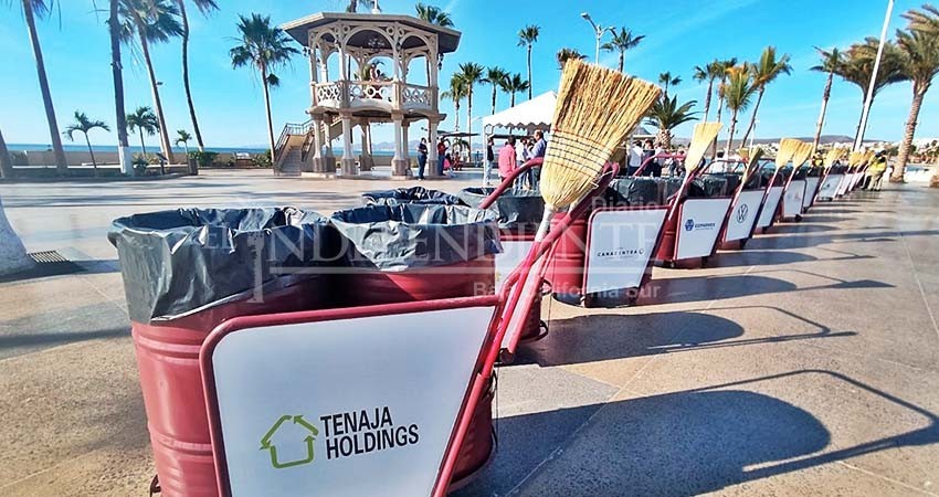 Sector privado de La Paz dona 15 carros recolectores de basura al municipio