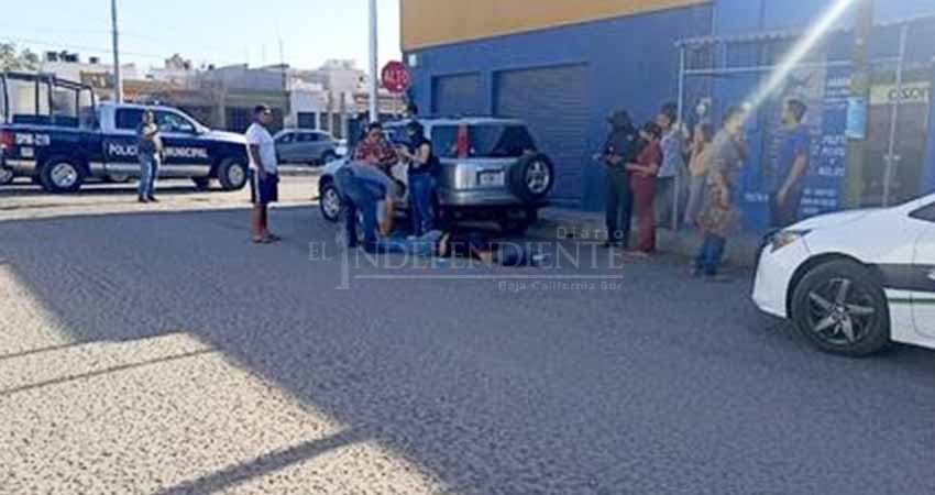 Arrastró con su vehículo a quien le chocó y se negaba a responder por los daños Arrastró con su vehículo a quien le chocó y se negaba a responder por los daños