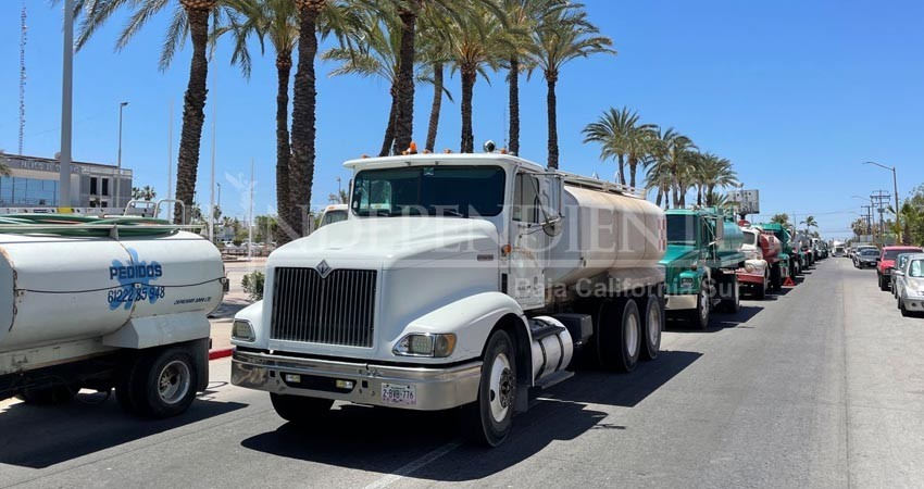 Bloquean piperos de La Paz la Isabel la Católica