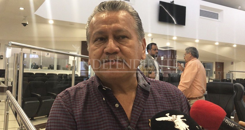 Importante que se revise en manos de quién están las licencias de pesca: Fernando Hoyos Importante que se revise en manos de quién están las licencias de pesca: Fernando Hoyos