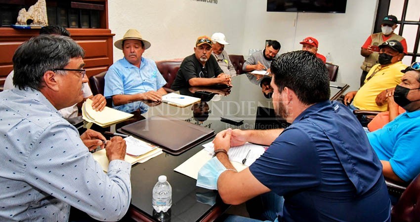 “Atenderemos prioridades del Sector Pesquero, nunca más estarán en el olvido’’: presidente municipal Oscar Leggs Castro