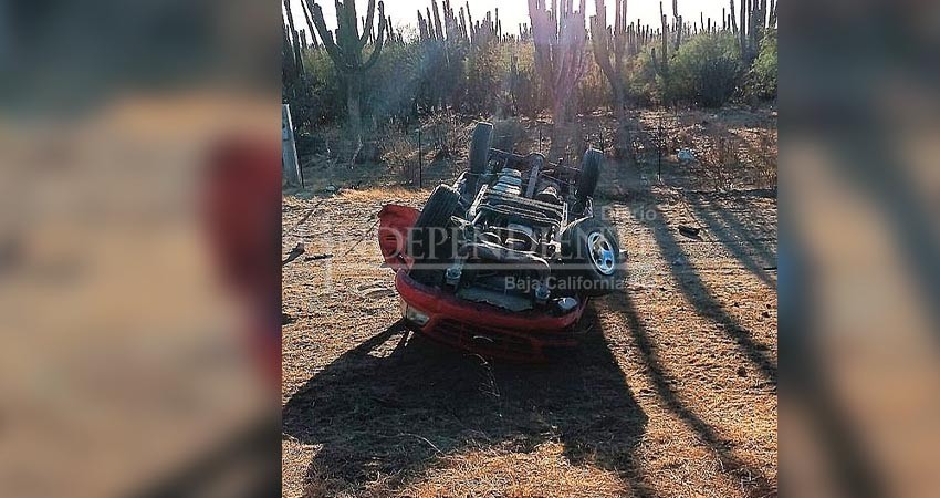 Fallece masculino en volcadura cerca de Los Planes