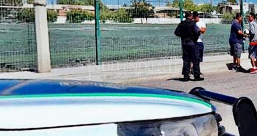 Hombre amenaza con pistola  a entrenador de fútbol en el “Maracaná”