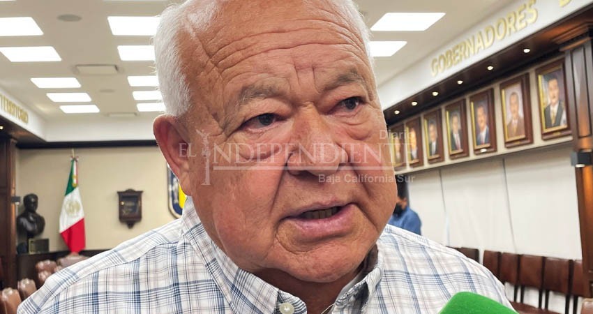 Maestros del Cobach ganan más de 100 mil pesos: Víctor Castro Maestros del Cobach ganan más de 100 mil pesos: Víctor Castro