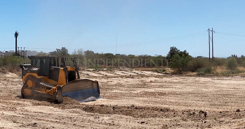 Avanza gobierno estatal en limpieza de arroyos de La Paz