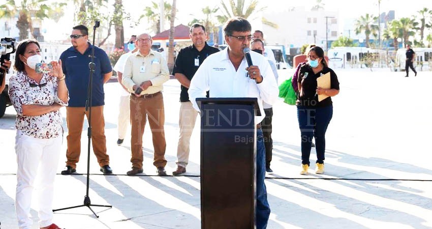 Reitera Leggs Castro apoyo a pequeños comerciantes que buscan reactivar su economía