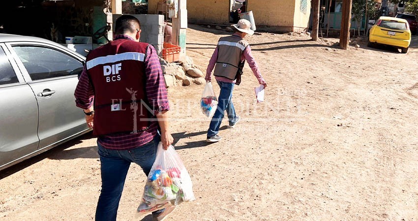 Recorre SEDIF colonia ranchería de Mulegé Recorre SEDIF colonia ranchería de Mulegé