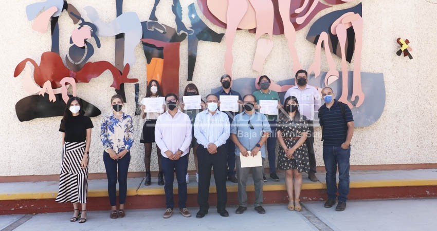 Premia UABCS trabajos ganadores de su concurso de ensayo “Luis Alberto González Sotomayor” Premia UABCS trabajos ganadores de su concurso de ensayo “Luis Alberto González Sotomayor”