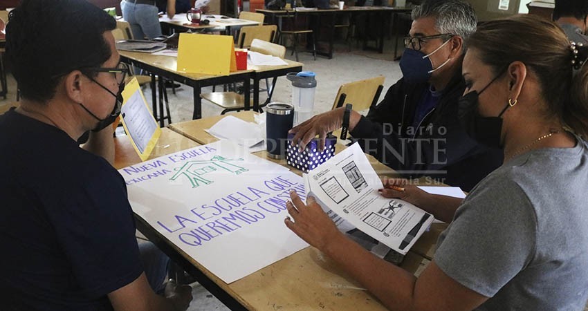 Analizan más de 8 mil docentes nuevo plan y programas de estudios para BCS Analizan más de 8 mil docentes nuevo plan y programas de estudios para BCS